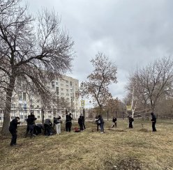 Уборка сквера "Нефтяника"